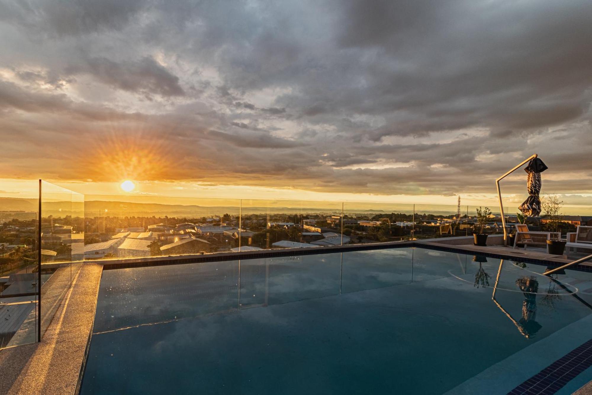 Blueberry Hill Hotel Roodepoort Extérieur photo